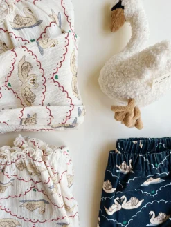Konges Sløjd Aktivitetsbamse, Svane - Off White* Aktivitetslegetøj