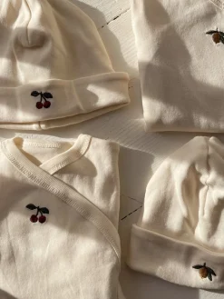 Konges Sløjd Barselsgave Med Body, Hue Og Nusseklud - Cherry*Born Overdele