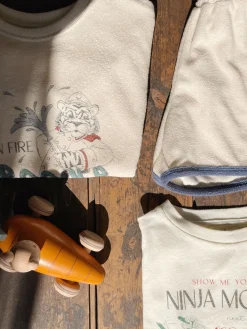Konges Sløjd Itty T-Shirt - Antique White*Born Overdele