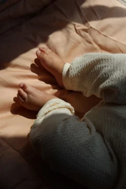 Konges Sløjd Minu Striksaet Med Hulmonster Gots - White Swan*Born Cardigans